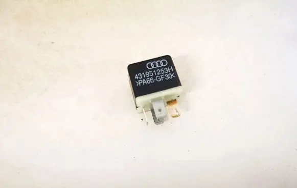 Audi A4 S4 B5 8D Other relay 431951253h