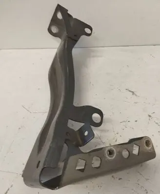 Fender mounting bracket