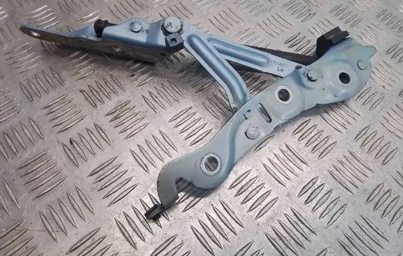 Volvo S60 Tailgate/trunk/boot hinge