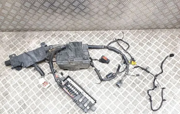 Jaguar I-Pace Fuse module J9D3-9137-HD