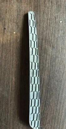 Front bumper splitter molding