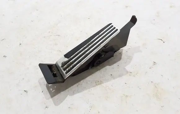 Infiniti FX Accelerator throttle pedal 180021CA1C