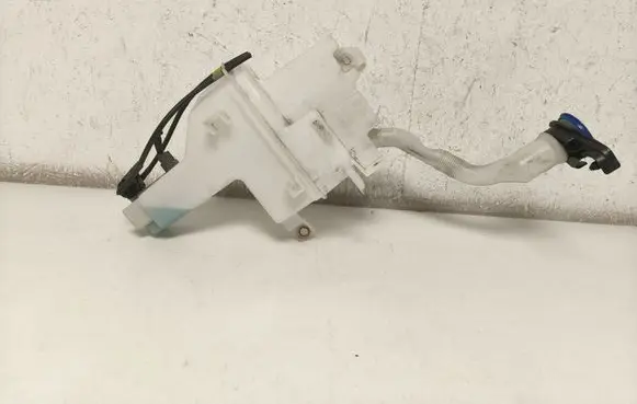 Mazda CX-3 Windshield washer fluid reservoir/tank D10E67480