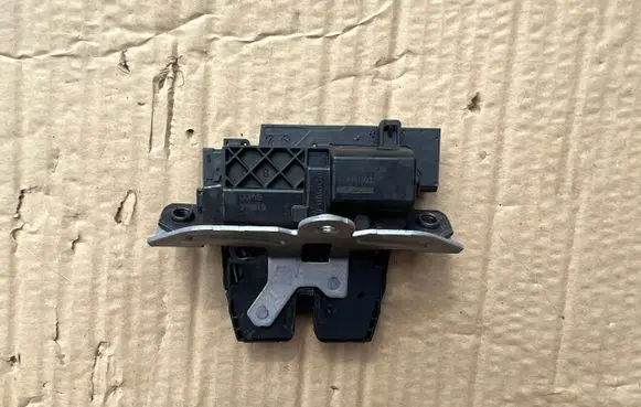 Tailgate/trunk/boot lock/catch/latch