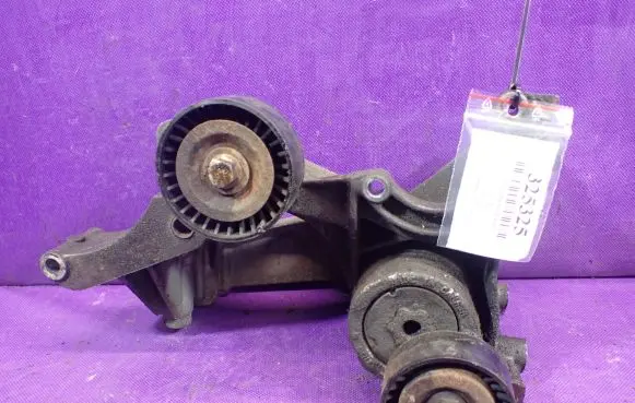 Ford Galaxy Generator/alternator bracket 95WF19K341AE