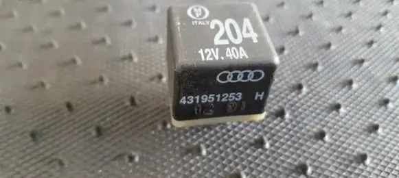 Volkswagen PASSAT B4 Other relay 431951253H