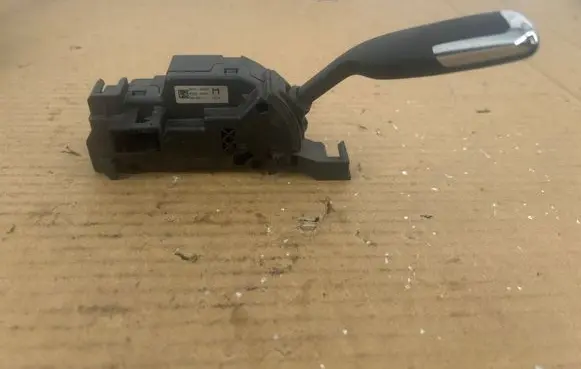 Citroen C4 I Picasso Gear shifter/selector 96811352XT 0206 88500004