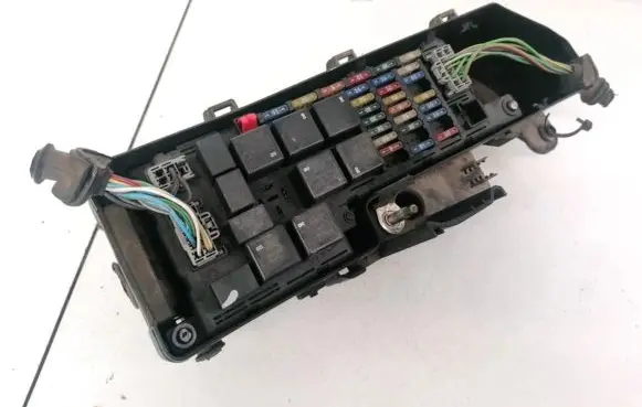 Volvo V70 Fuse box set 9494207 9494210