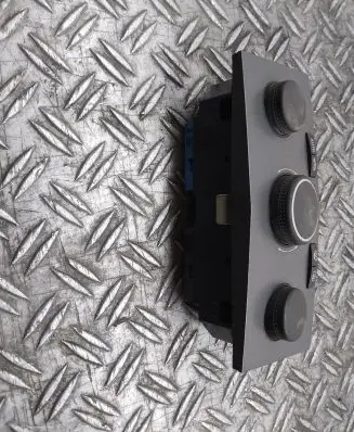 Opel Zafira B Climate control unit