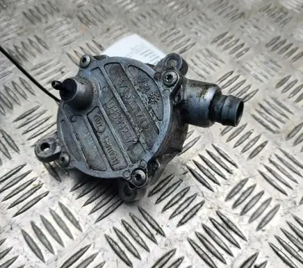 Volvo V70 Vacuum pump 08699237