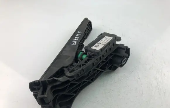 Audi A3 S3 8L Accelerator throttle pedal 1K1723503L