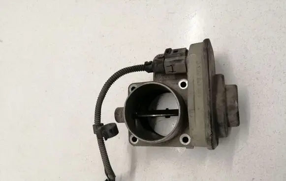 Volkswagen Polo Throttle valve 038128063C