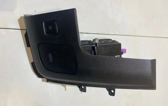 Ford Mustang VI Glove box FR3B63044F09A