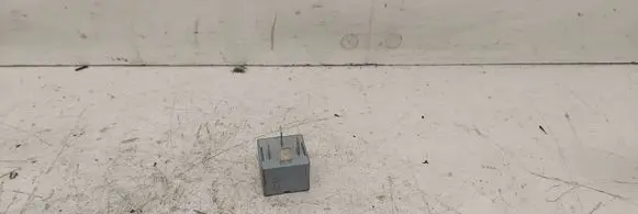Volkswagen PASSAT B6 Other relay 141951253B 20240072