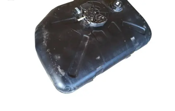Jeep Grand Cherokee AdBlue liquid reservoir 68231288AF P68232821AE