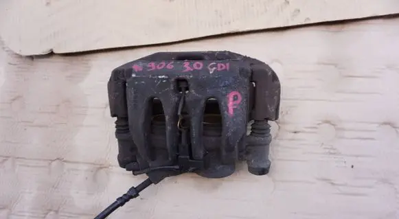 Front brake caliper