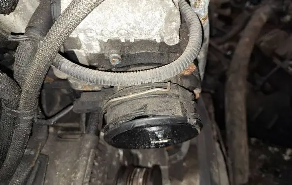 Mercedes-Benz R W251 Throttle valve