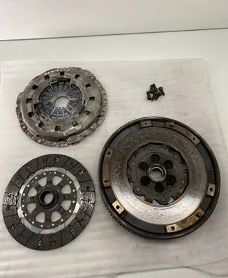 BMW 1 E81 E87 Clutch set kit 21217560876 21217560876HU 4122E1909