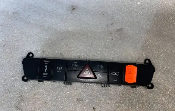 Mercedes-Benz R W251 Hazard light switch a2518703010 2518703010