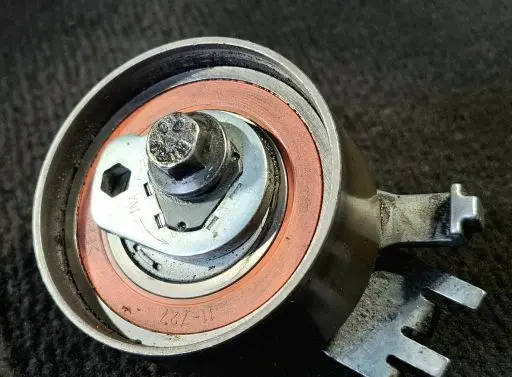 Volvo S80 Alternator belt tensioner 