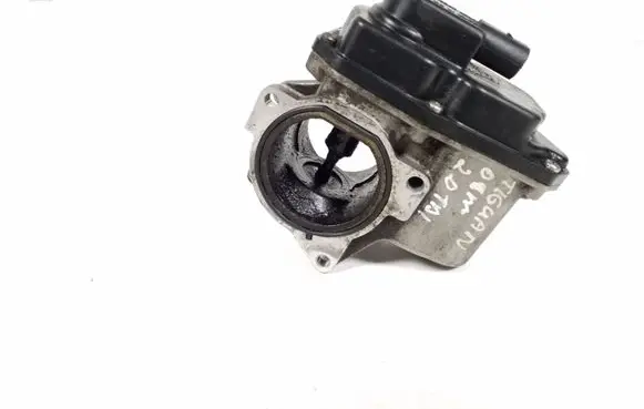 Volkswagen Tiguan EGR valve 03L131501D