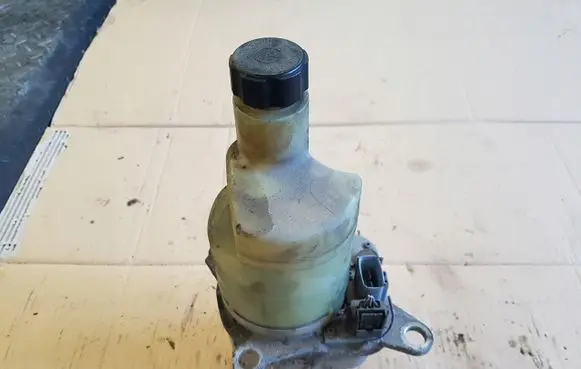 Volvo V50 Power steering pump 5N513K514AE