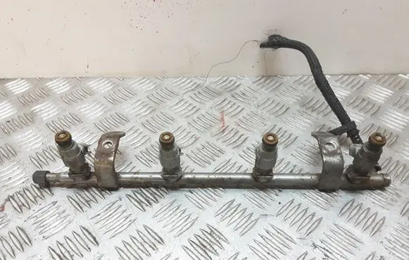 Chrysler PT Cruiser Fuel injectors set 04891345AA