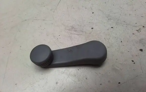 Volkswagen Golf IV Front door window winding handle 1H0837581D