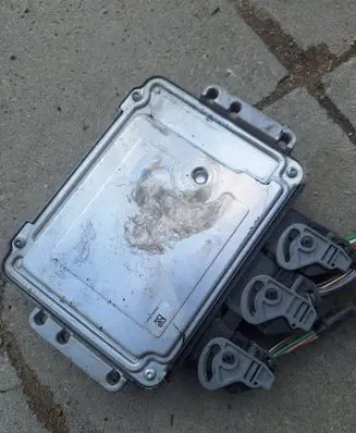 Opel Vivaro Engine control unit/module 0281011529 8200051608 8200546983