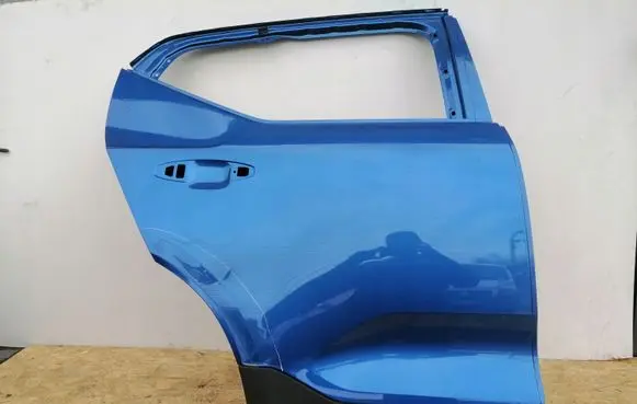 Volvo XC40 Rear door 