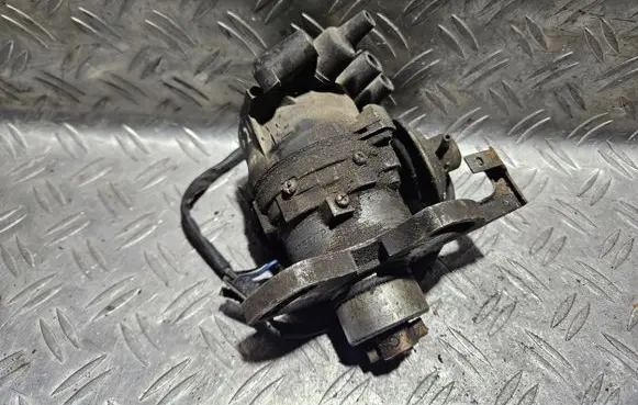 Mazda 626 Spark distributor T4T73972