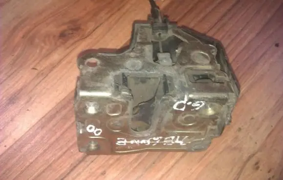 Renault Megane I Rear door lock