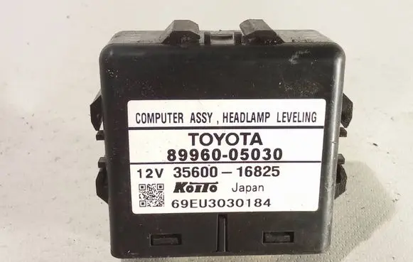 Toyota Avensis T250 Light module LCM 8996005030 3560016825 69EV3030184
