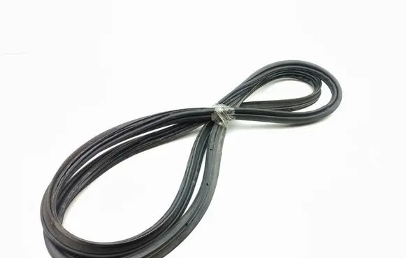 Trunk rubber seal (body)