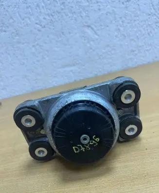 Land Rover Range Rover Sport L494 other engine part D7896