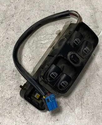 Mercedes-Benz C W203 Electric window control switch A2038200110 501809 0412013
