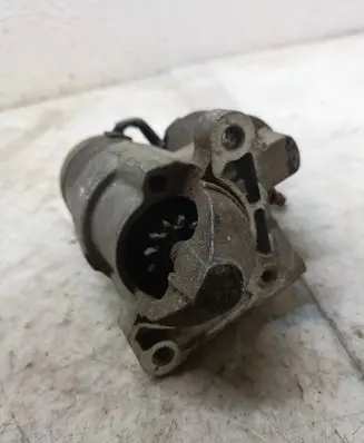 Renault Clio III Starter motor 8200227092