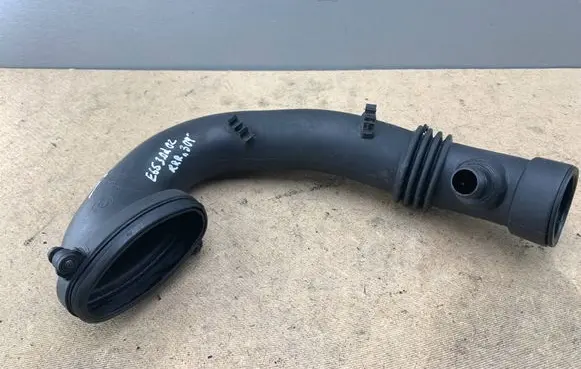 BMW 7 E65 E66 Turbo air intake inlet pipe/hose 7786013 13717786013