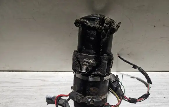 Peugeot 106 Power steering pump 183942610J