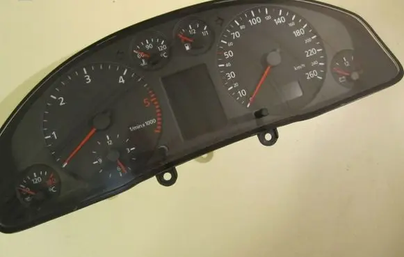 Audi A6 S6 C5 4B Speedometer (instrument cluster) 4B0920880X