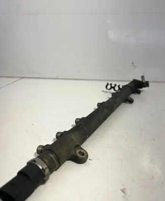 Mercedes-Benz E W211 Fuel main line pipe A6120700195 0445215012