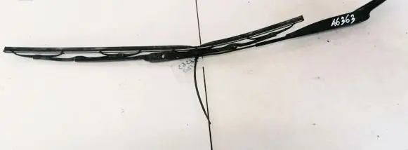 Front wiper blade arm