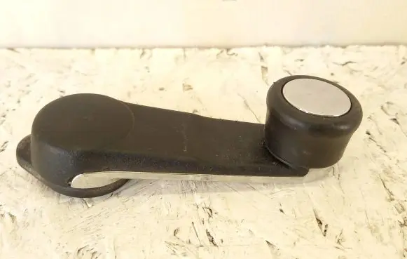 Audi 100 S4 C4 Rear door window winding handle 443837581D