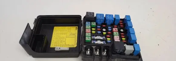 KIA Ceed Fuse module 3916025000