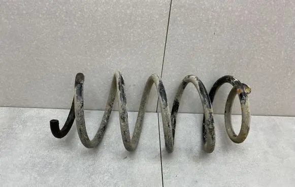 Volkswagen PASSAT B7 Front coil spring
