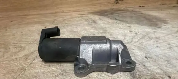 Volvo S60 Camshaft vanos timing valve 8670422 3471161