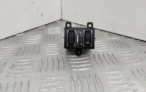 Maserati Ghibli Headlight level height control switch 670019921