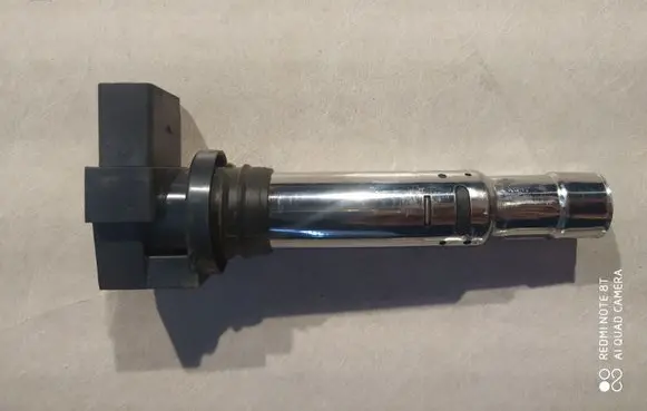 Volkswagen Jetta VI High voltage ignition coil 036905715C