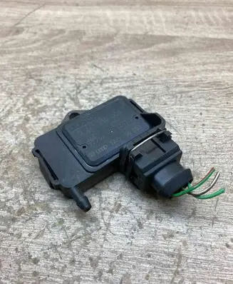 Volkswagen PASSAT B4 Air pressure sensor 3A0906051 0261230008