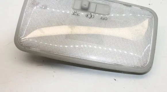 Toyota RAV 4 (XA40) Front seat light